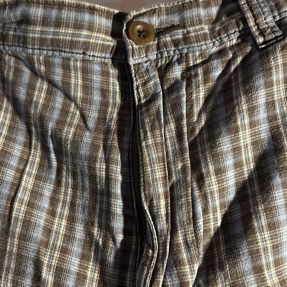 Men’s plaid shorts size 34